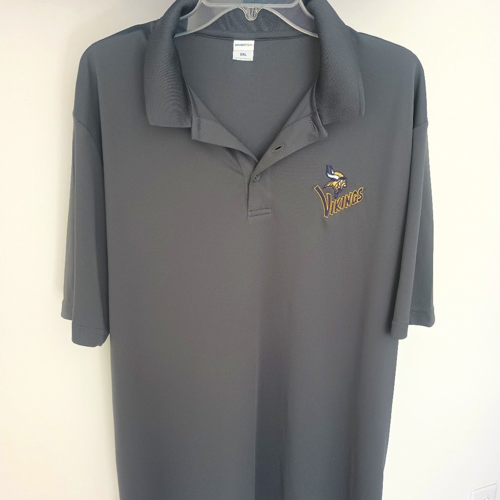 Men's 2XL Minnesota Vikings Logo spelled Embroidered stitch Logo Polo Shirt Grey